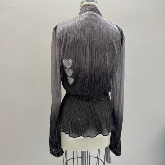 PatBO
Ombre Wrap Top 🩶 - Picture 15 of 15